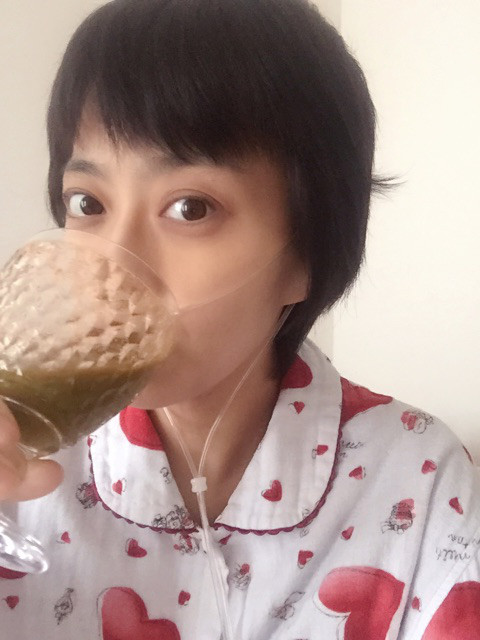 患癌女主播高烧39.4度仍坚强 换6次衣服全湿透!